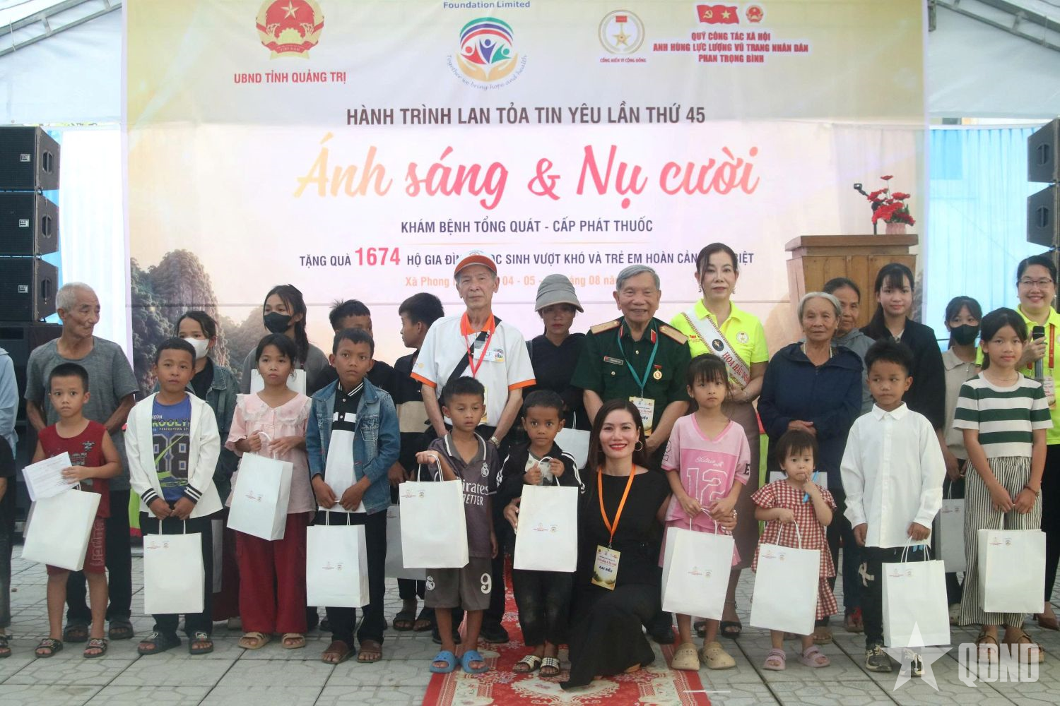 “Ánh sáng và Nụ cười” lan tỏa yêu thương tại Quảng Trị